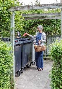 Sortering affald kvinde