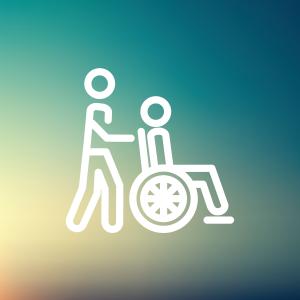 Billede af to personer: Én i kørestol og én der går bagved