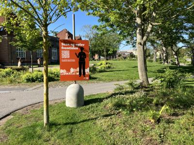 Skilt i Marselisborgcentrets park
