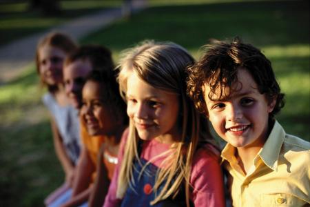 Fem glade børn 