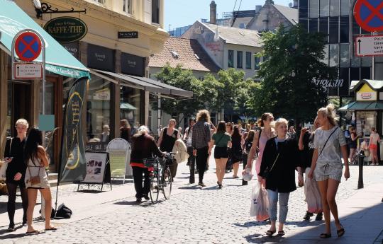 Foto af butikker og handlende ved Magasin i Aarhus